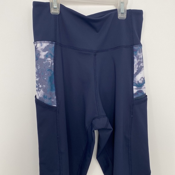 Pocket Legging in Navy + Periwinkle - Picture 5 of 9
